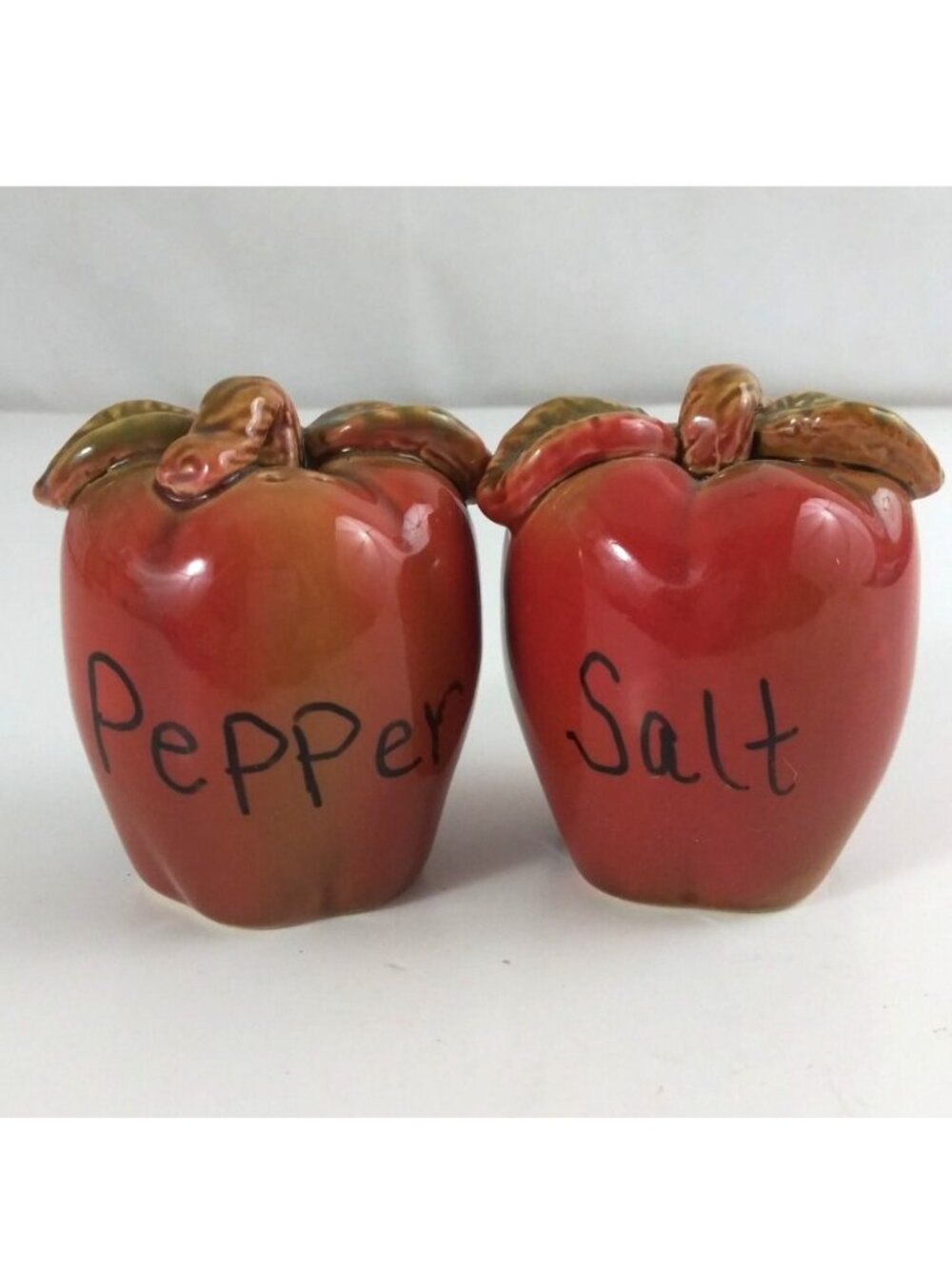 Shiny Red Apples 2.75" Salt & Pepper Shakers